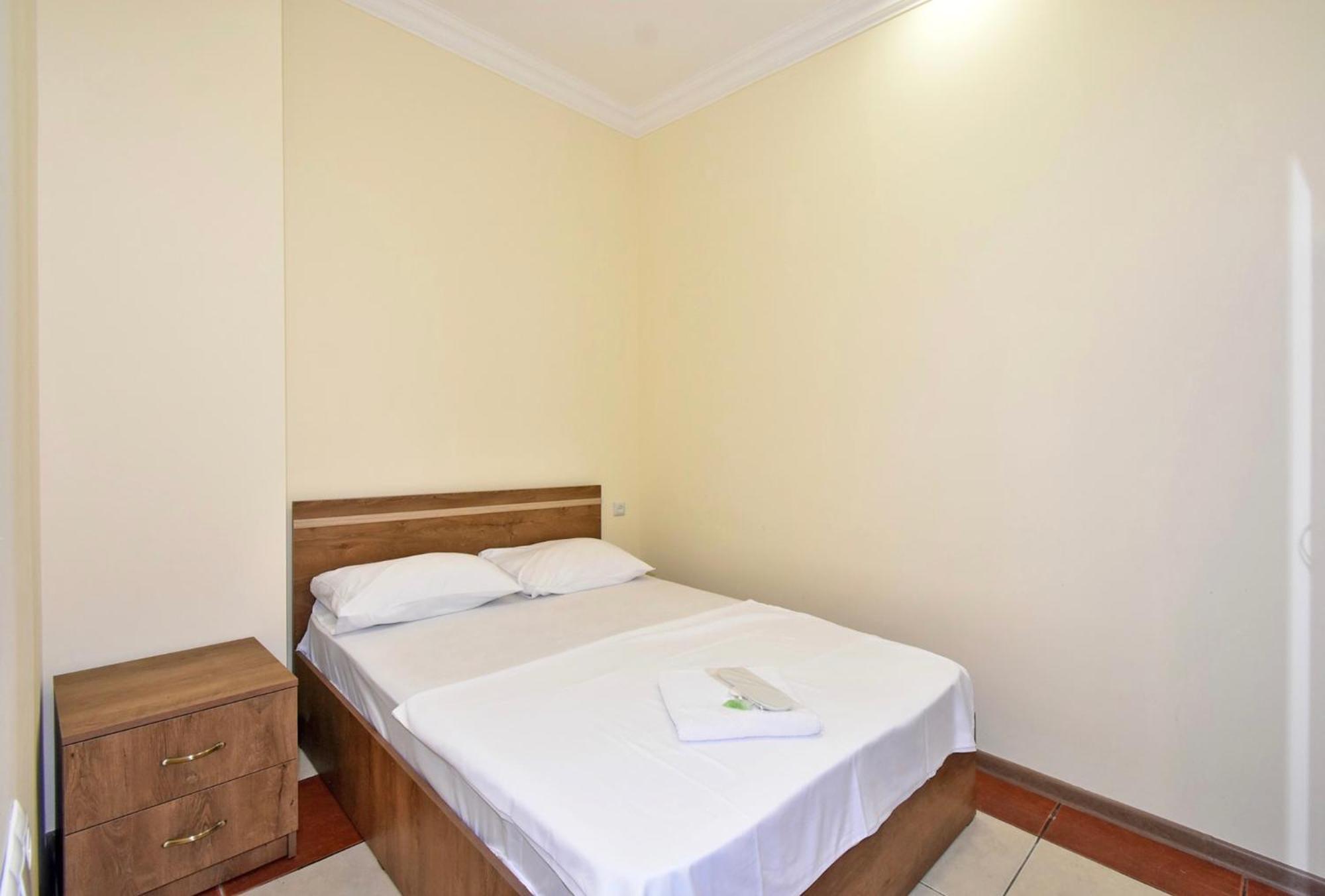 Hotel Costa Yerevan Bagian luar foto