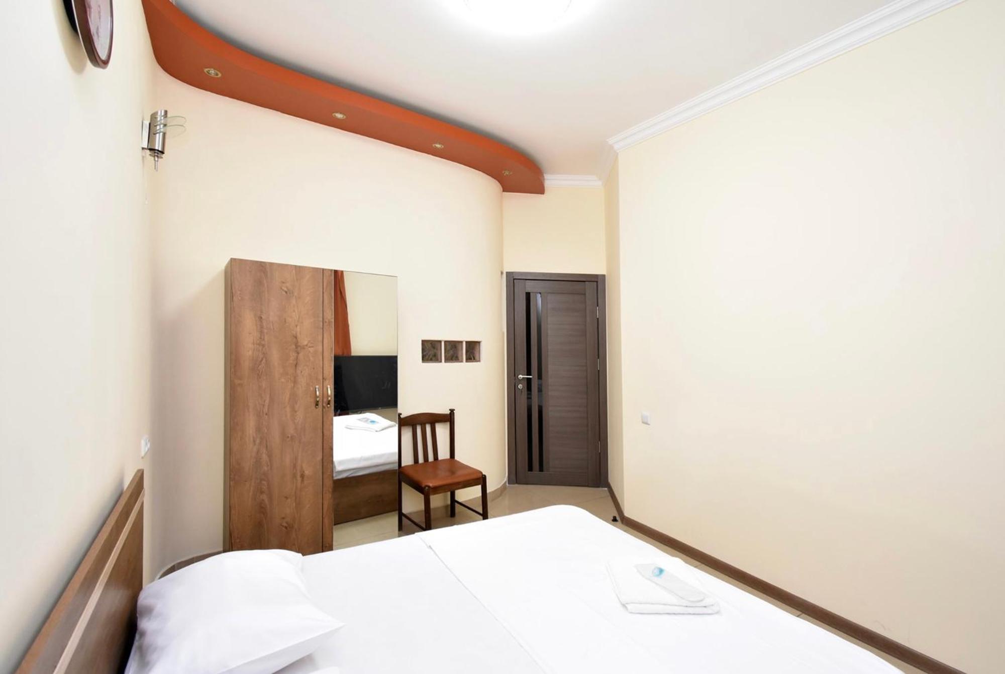 Hotel Costa Yerevan Bagian luar foto