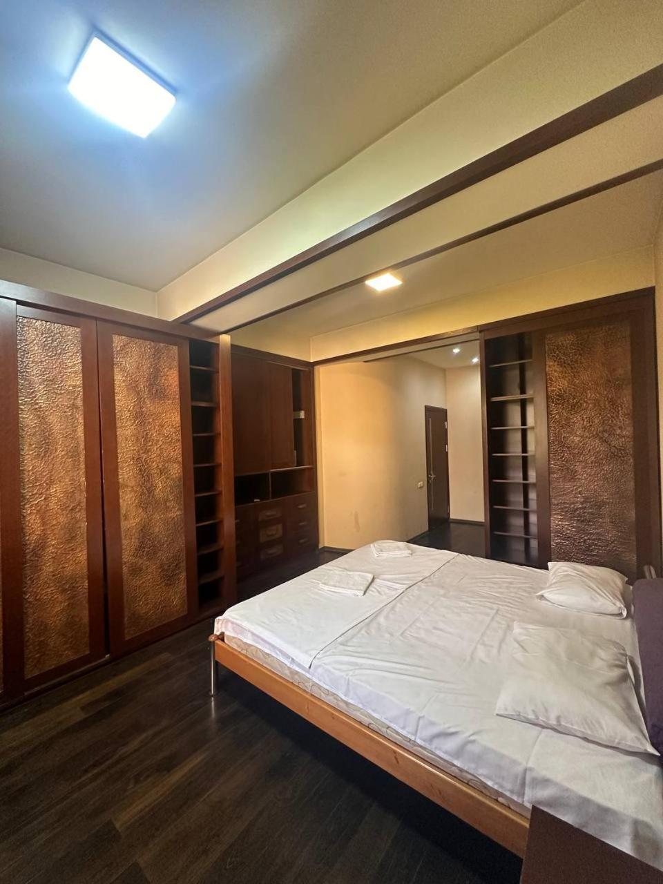 Hotel Costa Yerevan Bagian luar foto