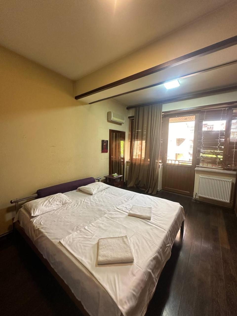 Hotel Costa Yerevan Bagian luar foto