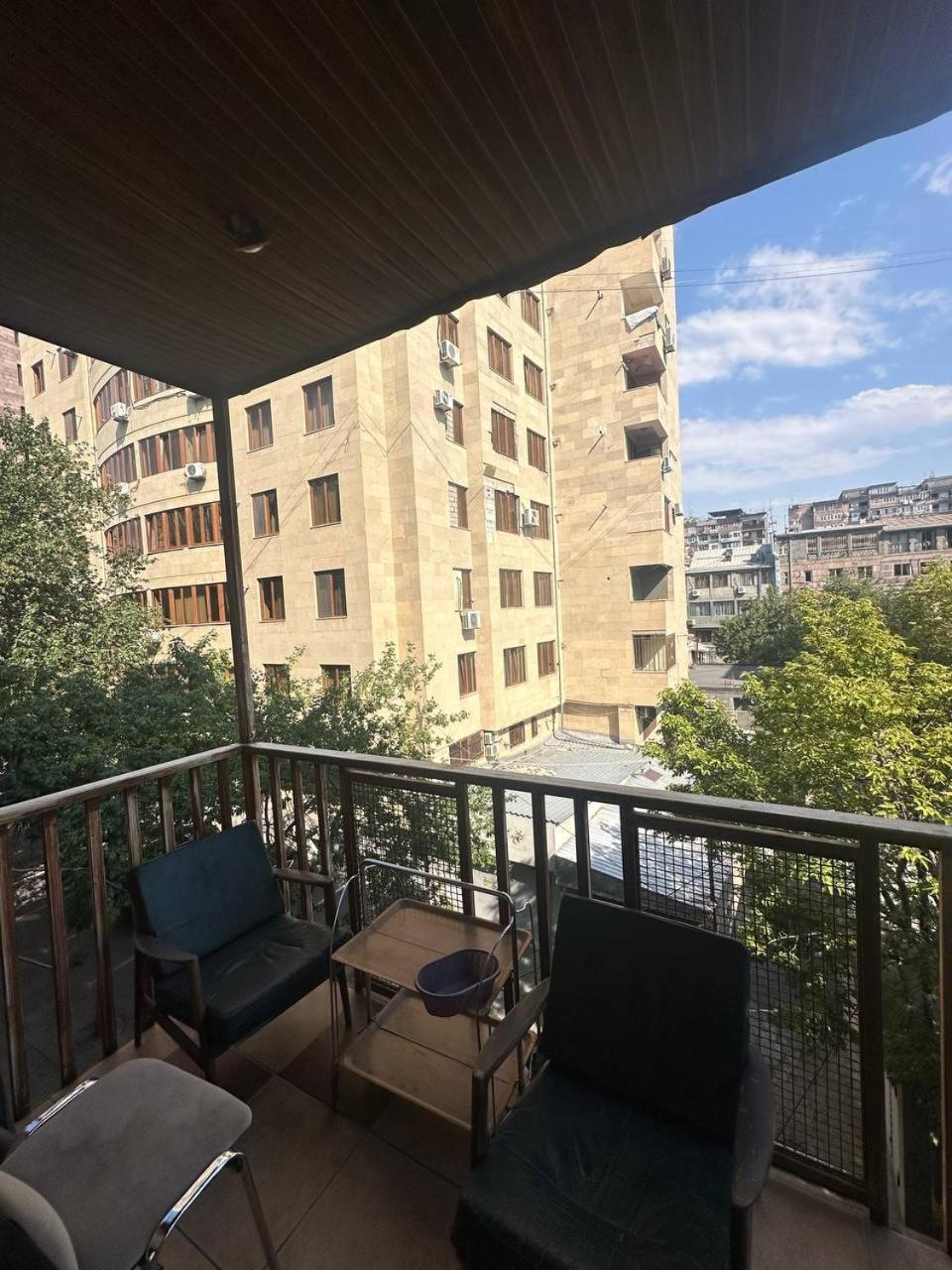 Hotel Costa Yerevan Bagian luar foto