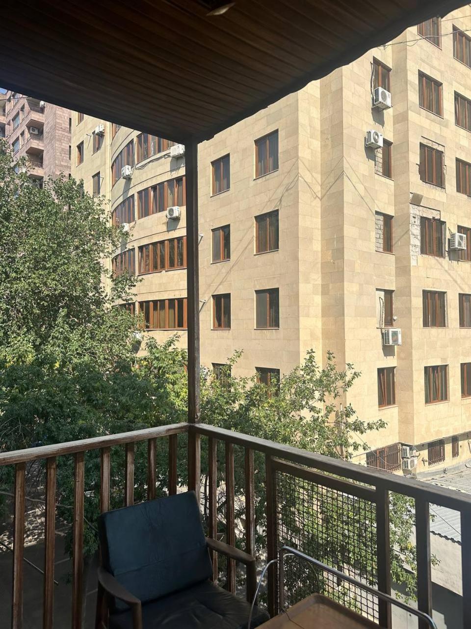 Hotel Costa Yerevan Bagian luar foto