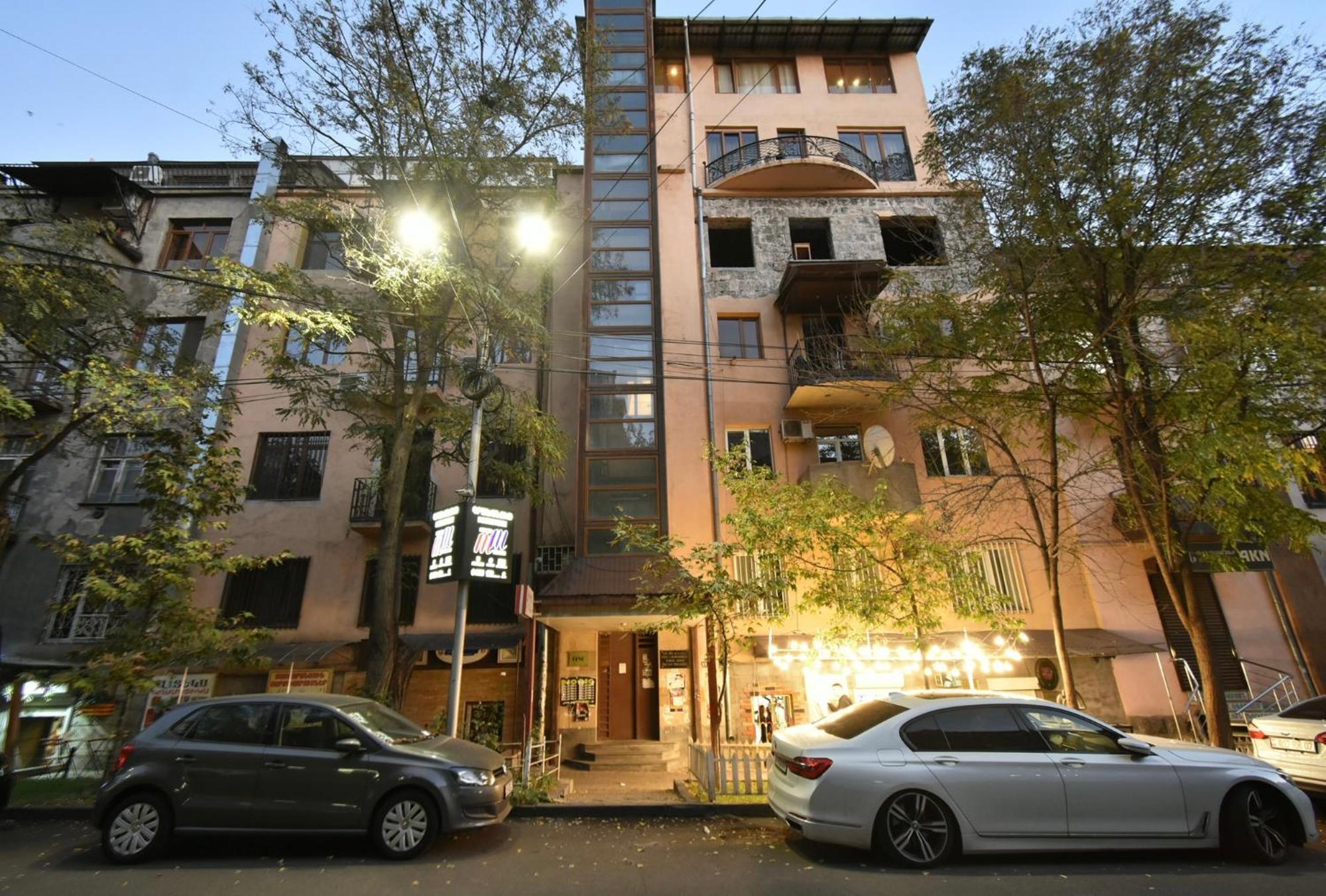 Hotel Costa Yerevan Bagian luar foto