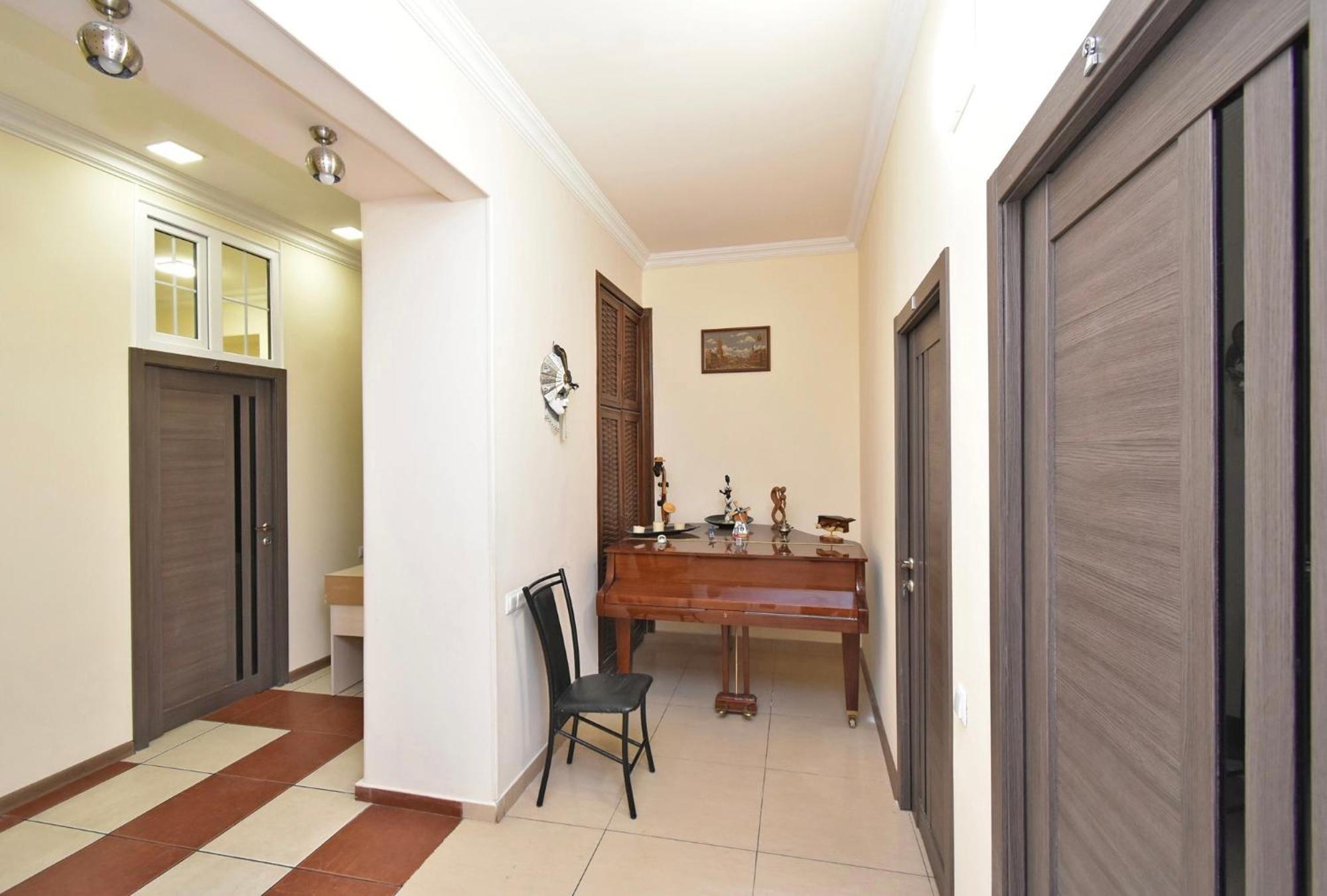 Hotel Costa Yerevan Bagian luar foto