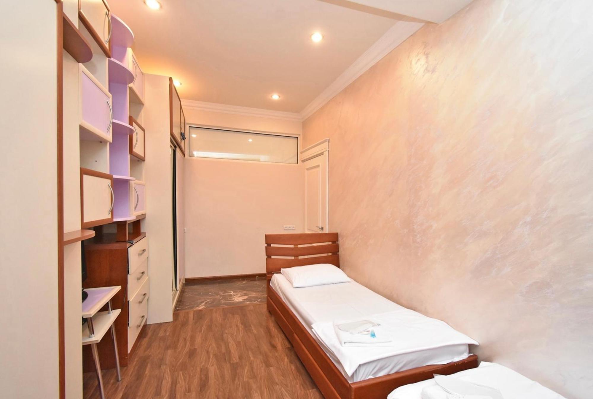 Hotel Costa Yerevan Bagian luar foto