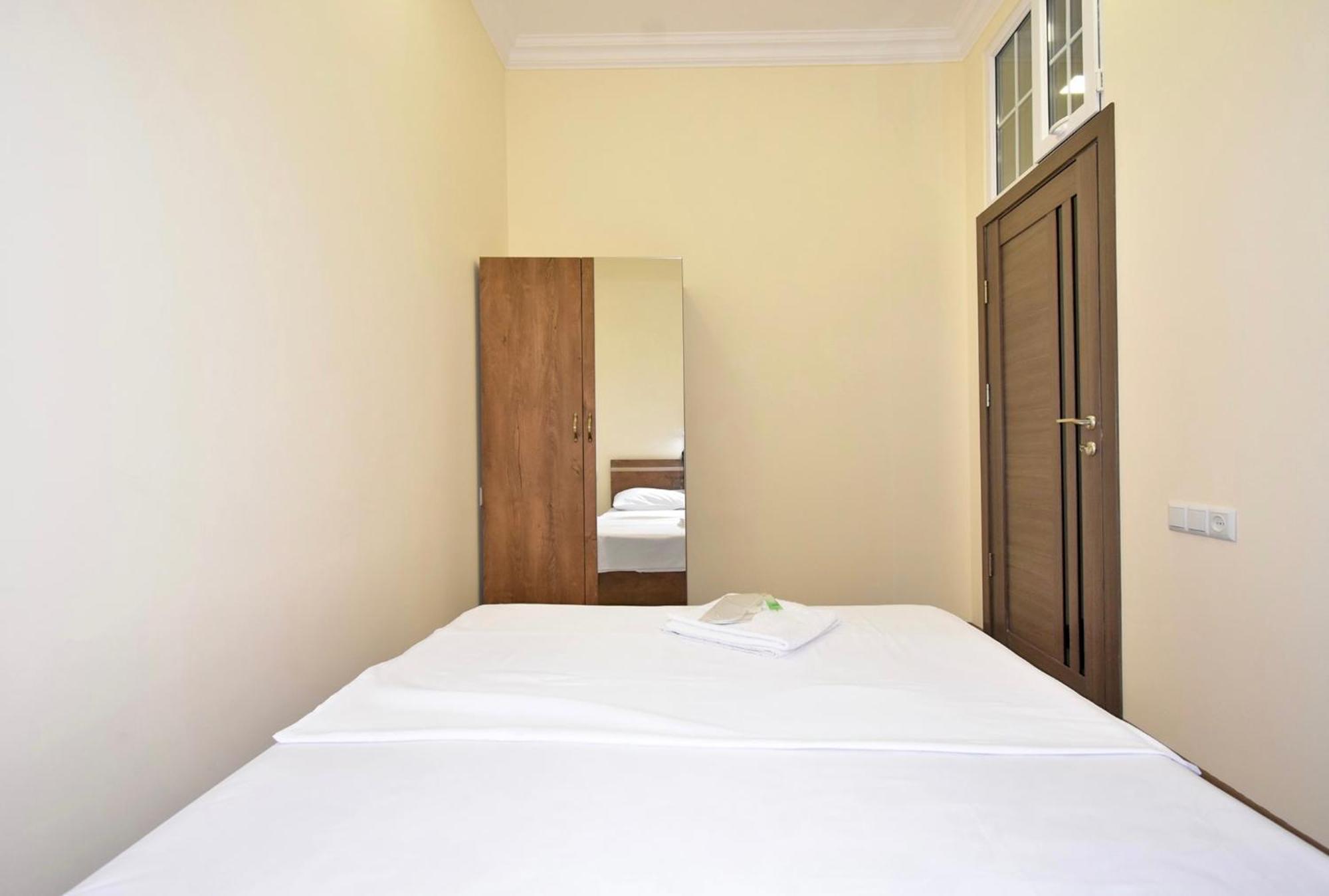 Hotel Costa Yerevan Bagian luar foto