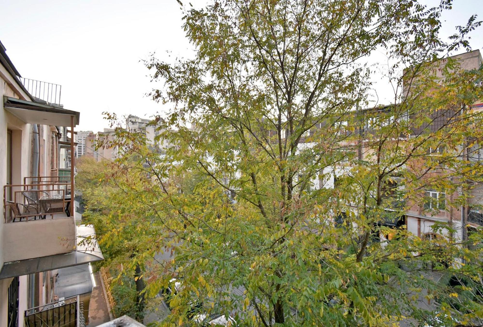 Hotel Costa Yerevan Bagian luar foto