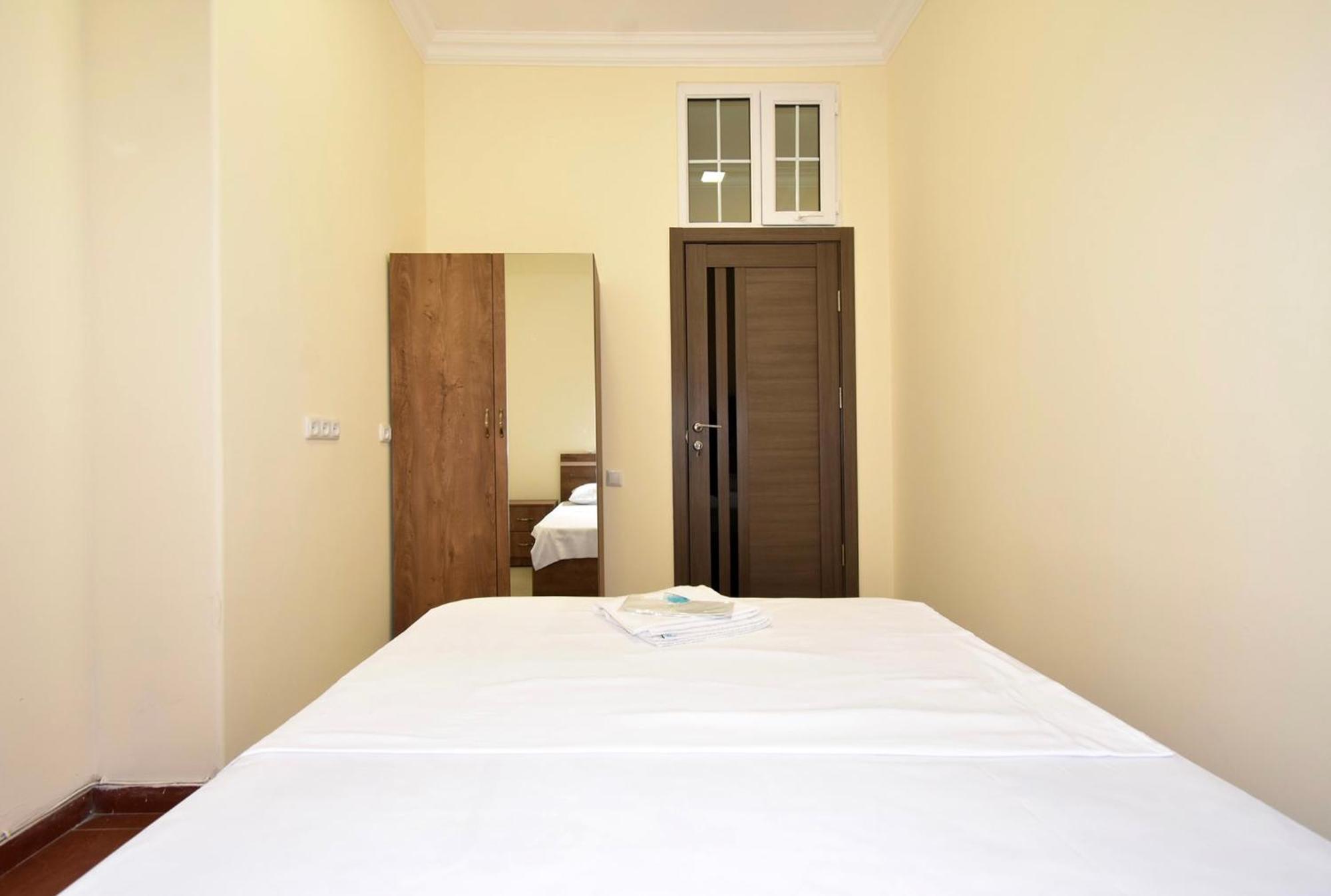 Hotel Costa Yerevan Bagian luar foto