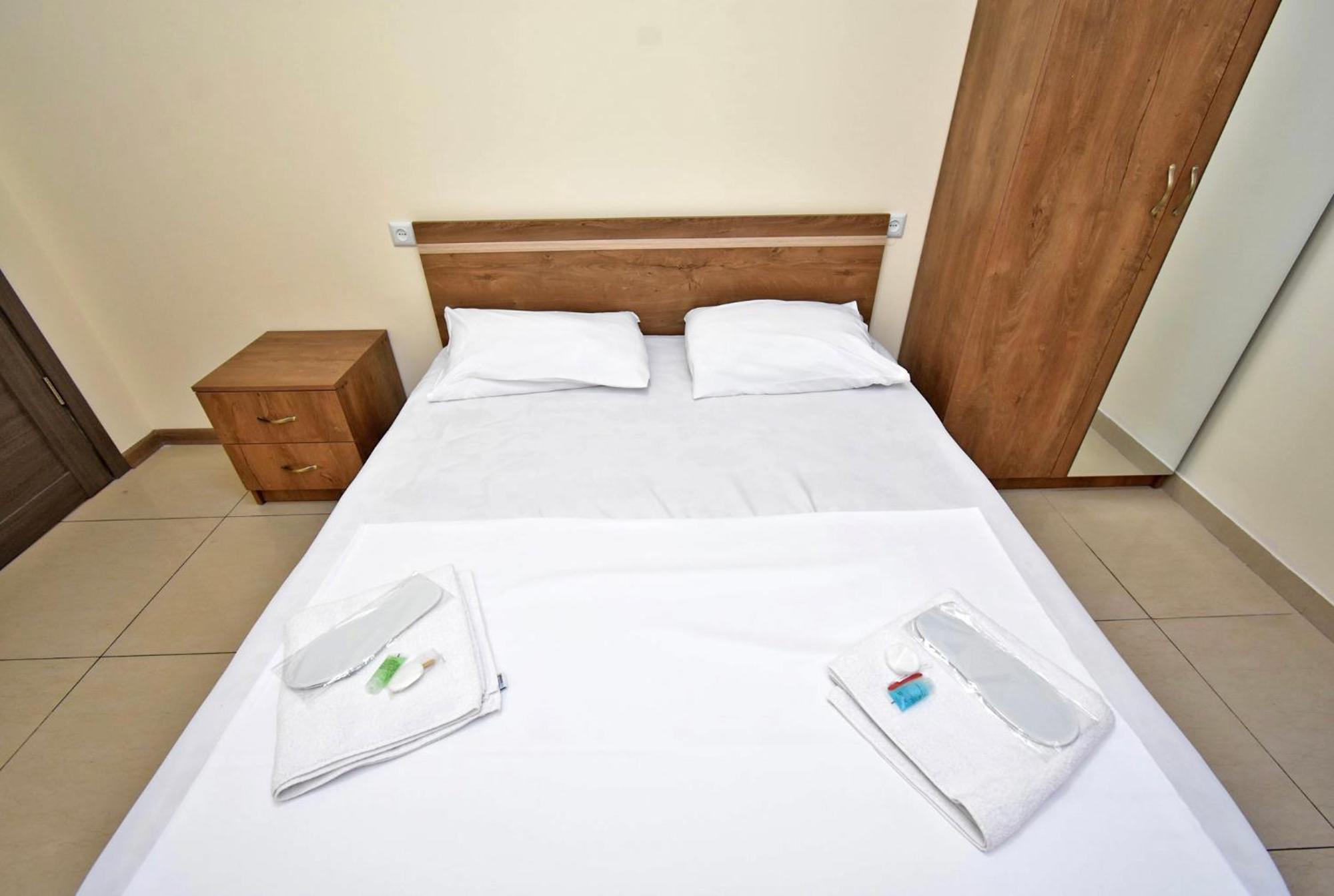 Hotel Costa Yerevan Bagian luar foto
