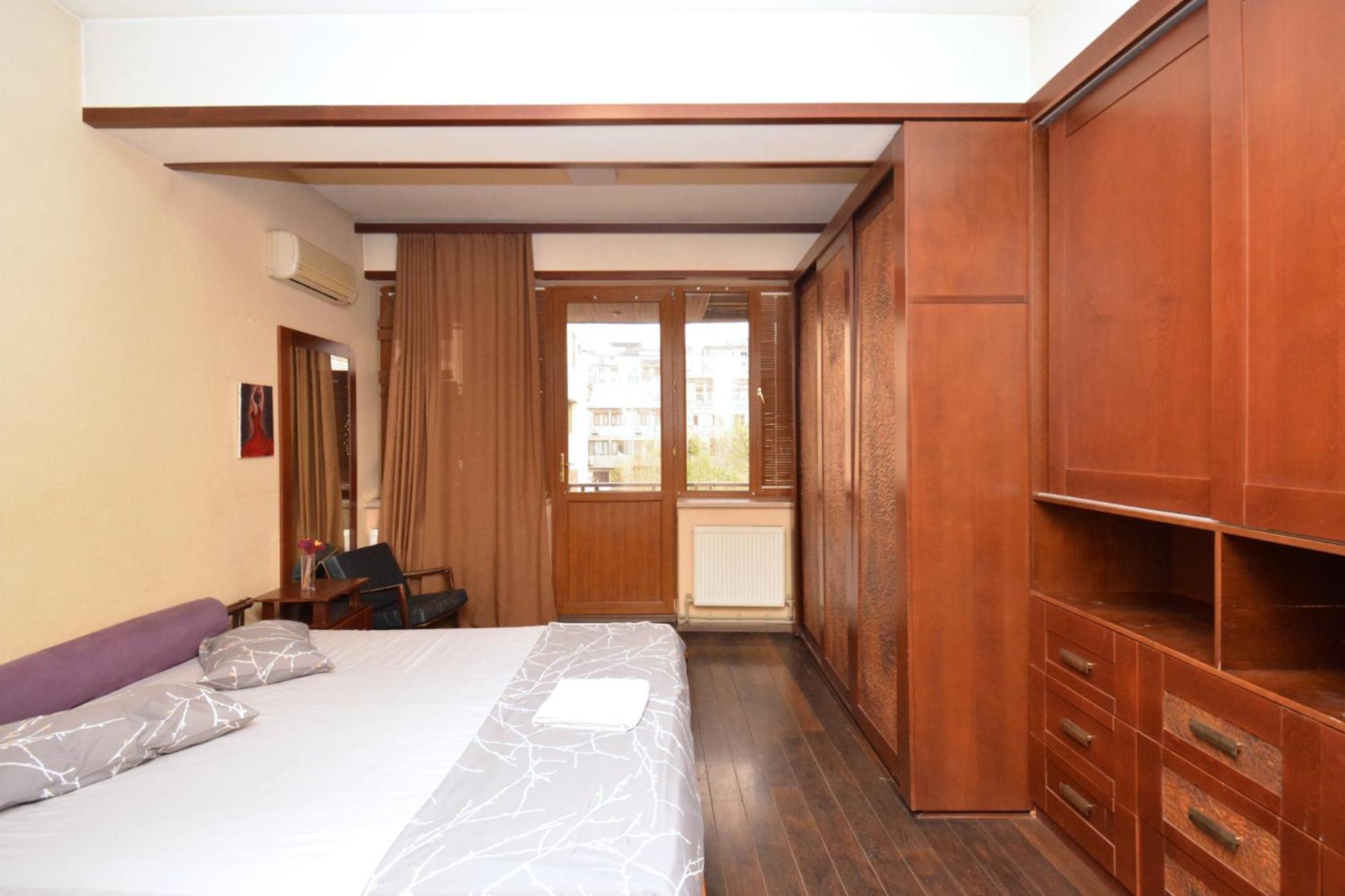 Hotel Costa Yerevan Bagian luar foto