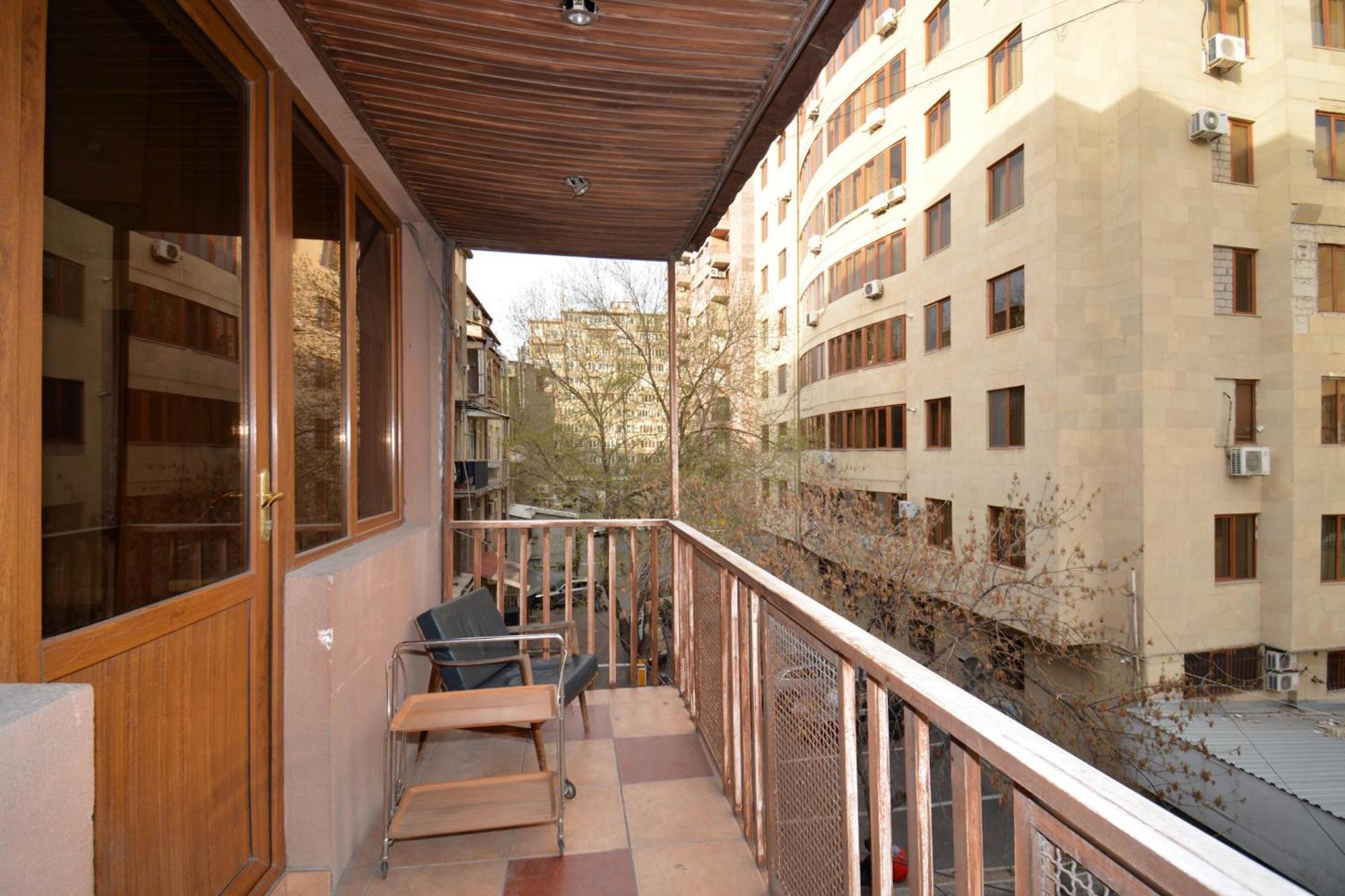 Hotel Costa Yerevan Bagian luar foto