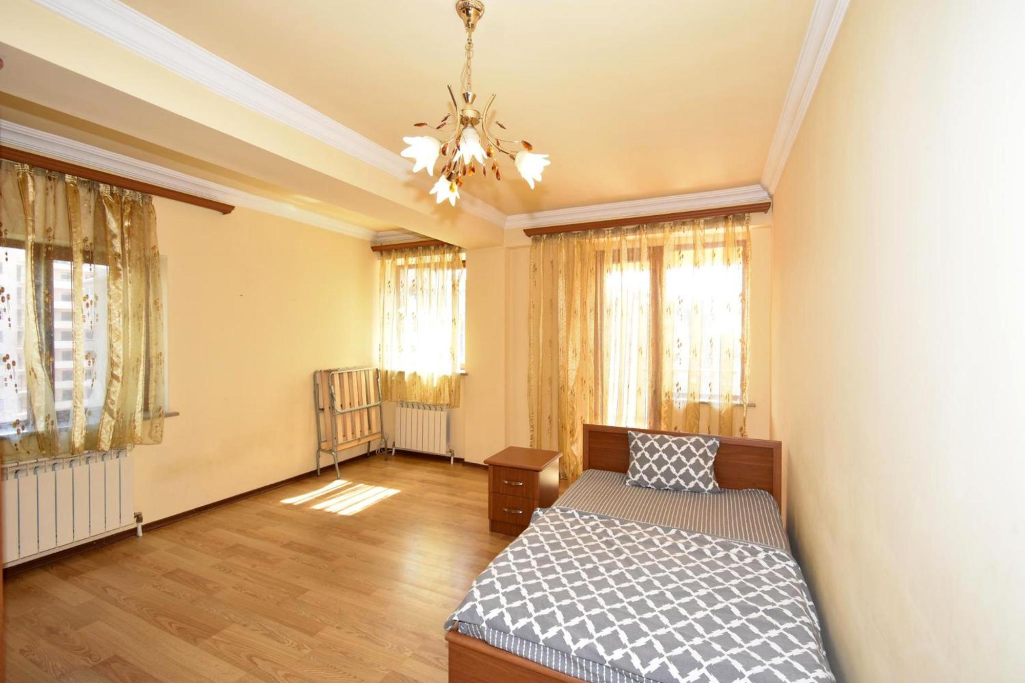 Hotel Costa Yerevan Bagian luar foto